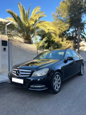 مرسيدس بنز C180 تيربو بحالة الشركة فل كامل مع فتحة فحص كامل قصعة  Mercedes Benz