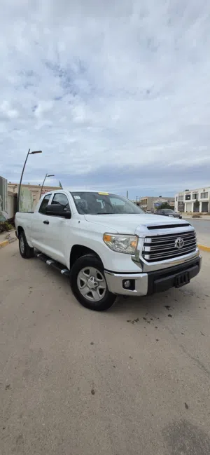 Used Toyota Tundra in Benghazi
