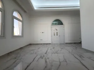شقه 4 غرف ومجلس كبير