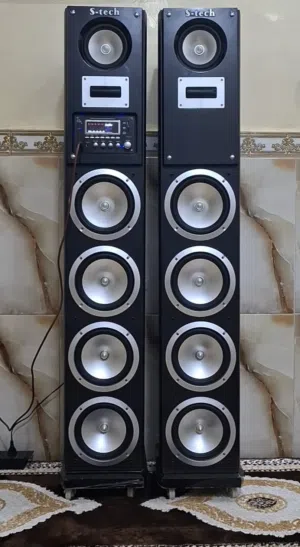 لبيع سماعه ديجي مع سماعه  صوته عالي ونضيفه وطوله سماعه  متر ونص شرط الشغل وسعرهن بيه مجال