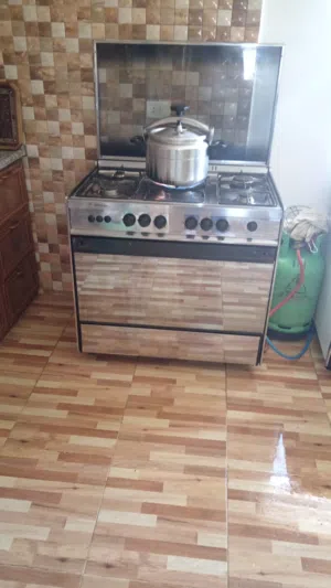 غاز يونيفرسال مستعمل بحاله جيده