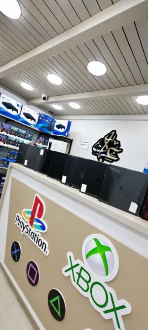أجهز بلايستيشن 4سلم