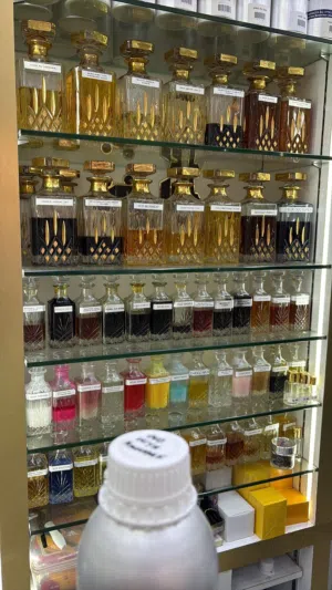 عطور وادهان وبخور