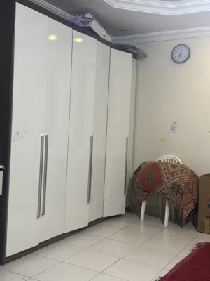 cuboard 6 door white