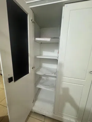 دولاب استعمال نضيف جداً وكبير وحالته ممتازه