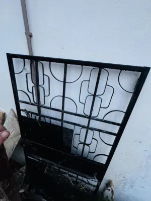 أبواب حديد + ألومنيوم مستعمل للبيع