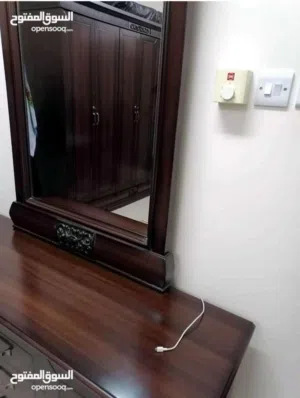 غرفة نوم بدون ماترس وسرير اطفال مع الماترس