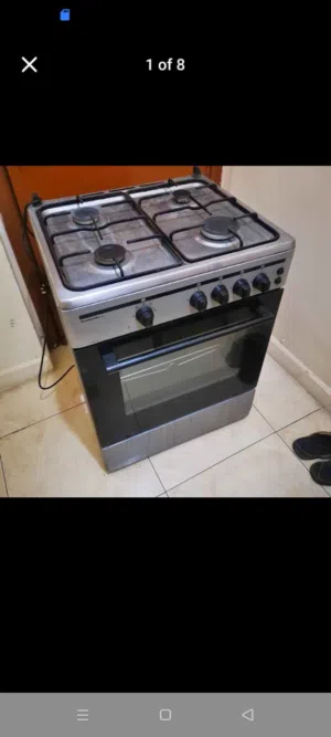 Used Gas Cooker Good Condition.  Location Al Khuwair