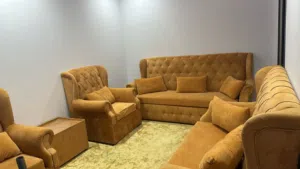 كنب مع السجاد 7 أشخاص نظيف جدا وشبه جديد