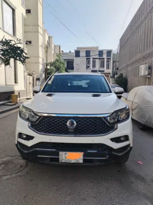 سيارة سانك يونك ريكستون للبيع موديل 21 لون ابيض والداخل اسود بحاله ممتازه مكفوله كيرومحرك