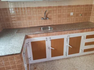 شقة نظيفة وكبيرة للايجار نزوى خضراء الصراني