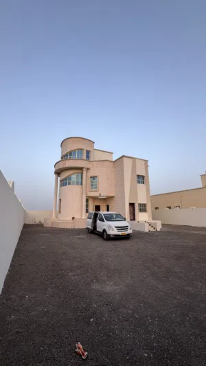 4 Bedrooms . Unfurnished . Yearly2
