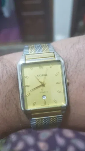 للبيع ساعه سويسري وكالة