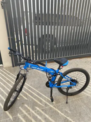 Skid Fusion 24 inch foldable mountain bike in excellent condition. With its helmet and it’s pump