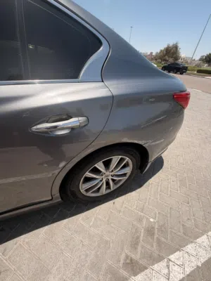 انفنتي Q50 2014 3.7 نظيفة استخدام شخصي والأول قابل لتفاوض