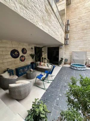 200 m2 3 Bedrooms Apartments for Sale in Amman Abdoun
