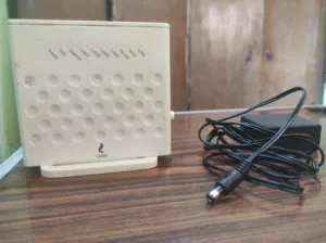 راوتر وي ارضى بحاله ممتازه Router WE ADSL نوع ZTE موديل H108N