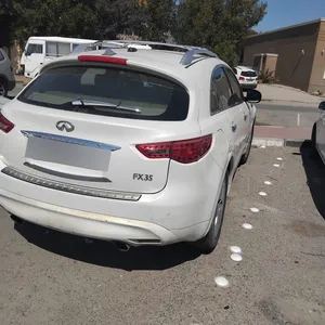 Infiniti ‏FX35 ‏Standard ‏2010