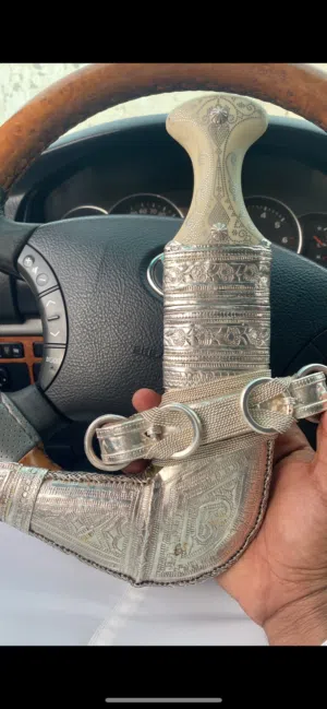 خنجر ناب فيل