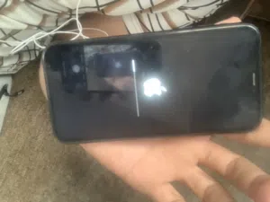 آيفون-xr-نظيفة