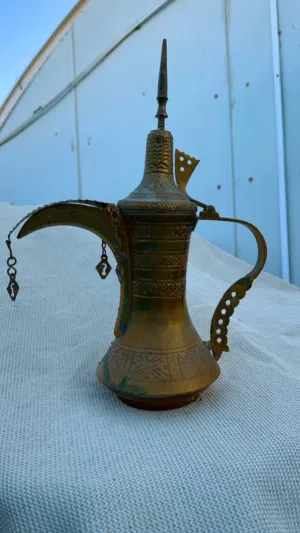 دله قريشيه قديمه جداً إمارتيه   Dallah Qarashih is a very old