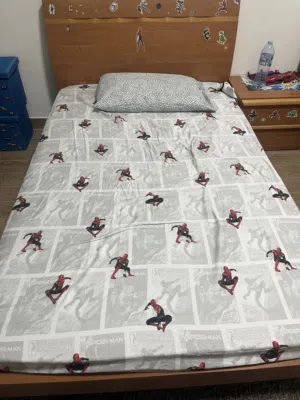 للبيع 2 سرير مع مراتب 120*200