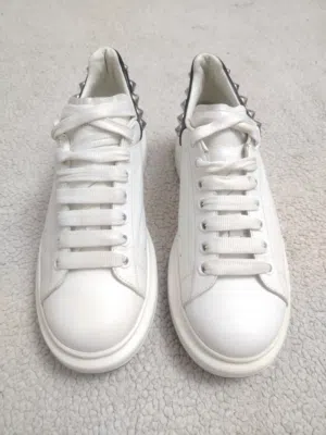 Alexander MCQUEEN قياس 42 شبه جديد