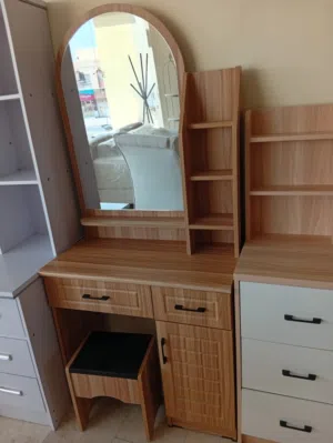 تسريحه باللون الخشبي