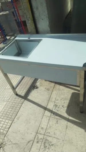 يتوفر لدينا طاولات ستانلس جميع القياسات