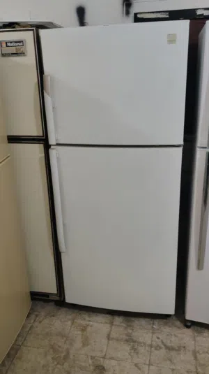 نبيع ثلاجه دايو18 قدم بحاله ممتازه للبيع معا التوصيل والتشغيل والكفاله تبريد وتجميد قوي استخدام معا