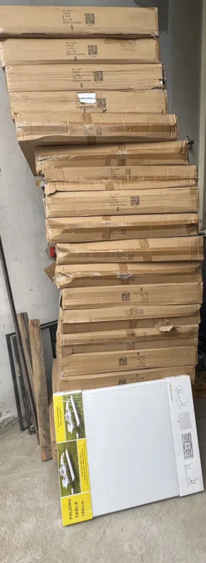 Folding tables