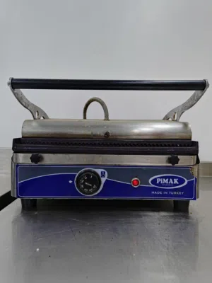 معدات مقهى إستعمال بسيط وفى حالة ممتازة لللل