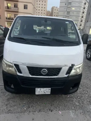 باص نيسان أورفان 2014 ركاب بحالة ممتازة