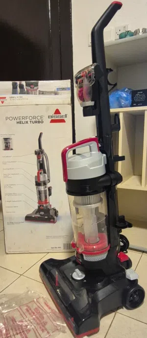 مكنسة بيسيل شبه جديد   Bissell، PowerForce Helix Turbo.