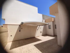 مطلة حديد مستعملة لمساحة فناء المنزل الأمامية للبيع