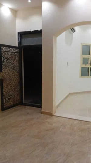 استديو واسع بالظاهر