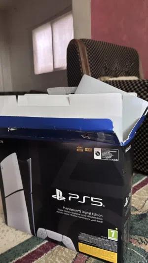 Ps5 مع جميع ملحقاته نسخة ال1tb مع ايدتين اصليات