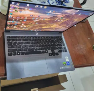 Windows Lenovo for sale in Aden