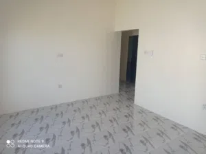 مبنى سكني وارضية للبيع