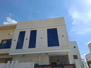 لجميع الجنسيات فيلا تاون هاوس مودرن حجر للبيع في الزاهية عجمان تملك حر