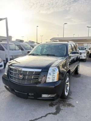 Cadillac Escalade 2014 GCC specs in excellent condition V8 engine, automatic  210,000 km