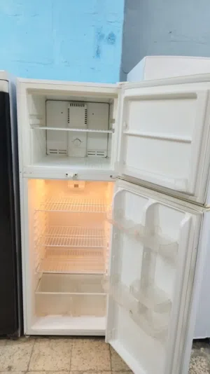 ثلاجه نوع جينرال ديلوكس 20 قدم تبريد هوا اكسسورات كامله ختم شركه شامل توصيل عمان والزرقاء