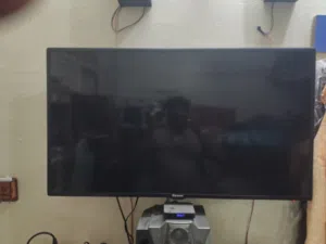 Dexon 42 inches no Android  6 month old  with Android box also