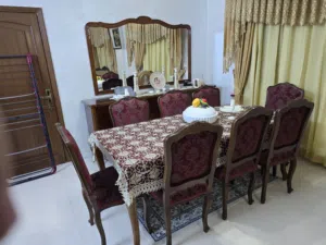 سفرة 8 كراسي وبيرو ومراي