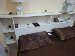سرير مع هيدبورد تخزين للبيع  Bed with Storage Headboard