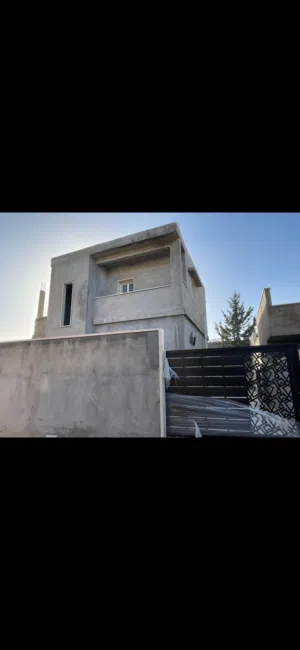 220 m2 3 Bedrooms Townhouse for Sale in Tripoli Ain Zara