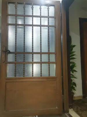 باب حديد تفصيل زان للبيع