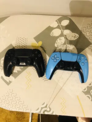 يدين ps5 للبيع (شوف الوصف)