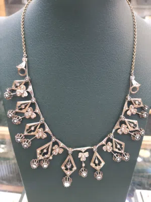 طوق قديم ذهب و الماس فلمنك و طقم ذهب اسواره و طوق