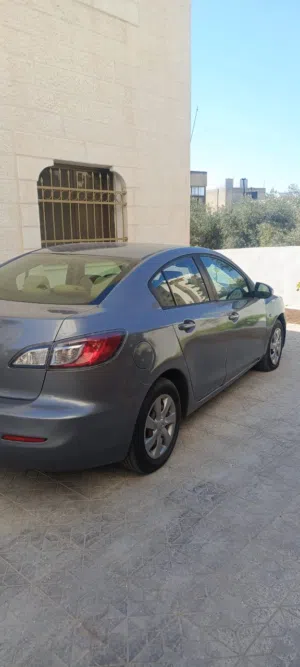 مازدا زوم 3 بحالة الوكالة للبيع المستعجل بسعر مغري